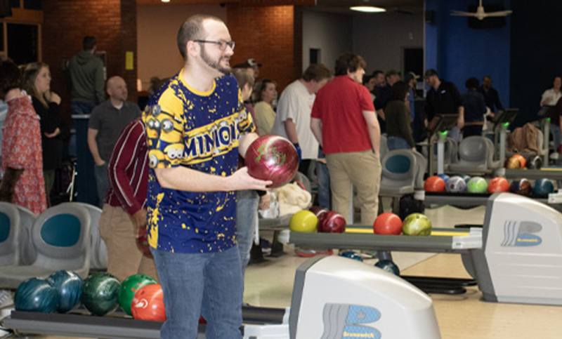 Illinois Mutual employees at a bowling alley